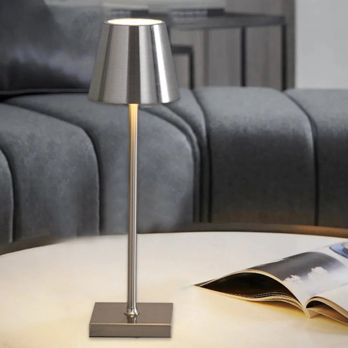 Kabellose Touch-Tischleuchte aus Metall in Silber – Bild 4